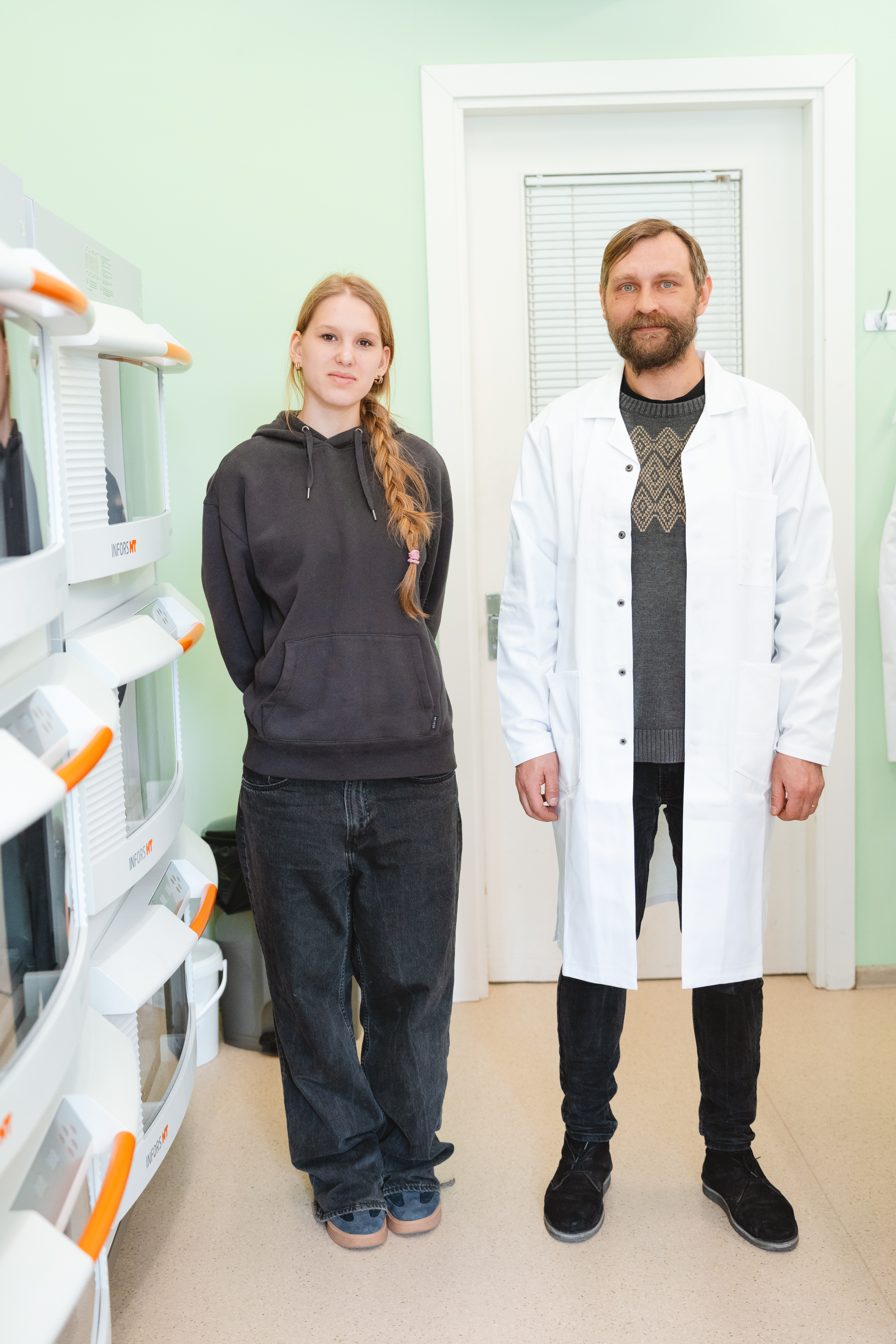 Alvis Zvirgzdins with a student from Riga French Lyceum